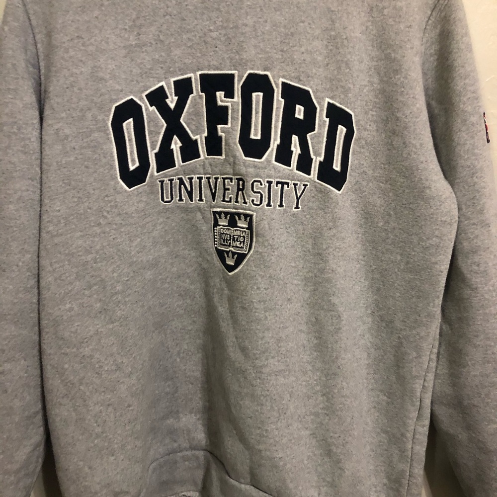 A Oxford University sweatshirt